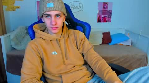 Frank online show from March 2025 06:18:02 AM