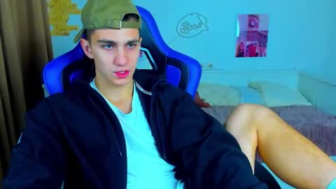 Frank online show from September 2025 05:22:01 AM