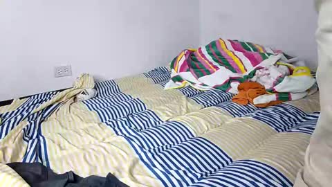 Snapshot of frankdanielsmolano chatting on May 2026 04:28:01 AM frankdanielsmolano online show from May 2026 04:28:01 AM