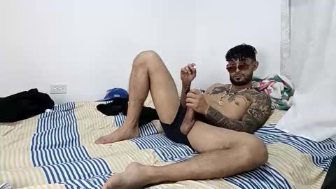 Snapshot of frankdanielsmolano chatting on May 2026 04:07:02 AM frankdanielsmolano online show from May 2026 04:07:02 AM