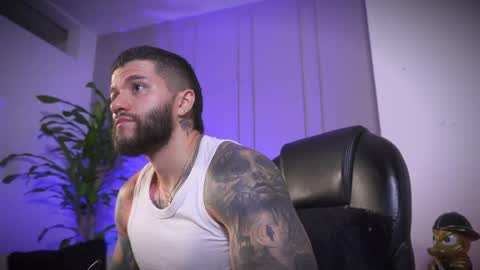 Snapshot of frankfarrellx chatting on April 2026 01:42:02 AM Frank Farrell. Hey remember to give me a thumbs up Ty online show from April 2026 01:42:02 AM