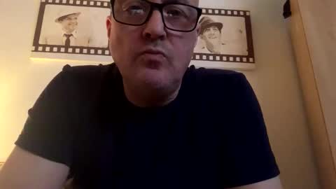 frankie8881 online show from January 2026 11:20:01 PM