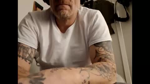 Blue eyed tatted Daddy online show from January 2026 09:57:02 AM