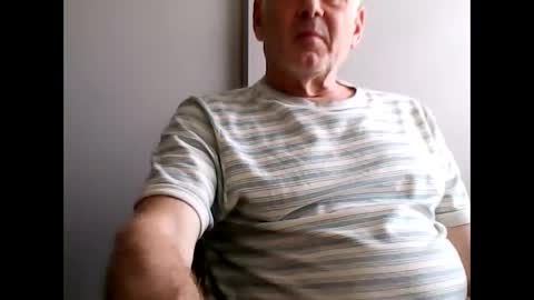 Snapshot of frannkboy61 chatting on May 2026 02:02:01 PM frannkboy61 online show from May 2026 02:02:01 PM