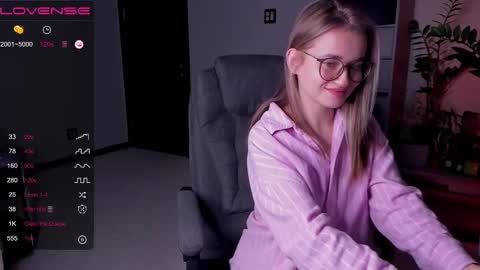 Snapshot of frannpalmer chatting on February 2025 05:09:02 PM Frann online show from February 2025 05:09:02 PM