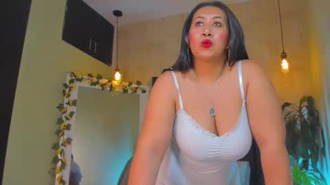 Snapshot of fransheska_mon chatting on May 2026 06:57:01 PM Fransheska online show from May 2026 06:57:01 PM