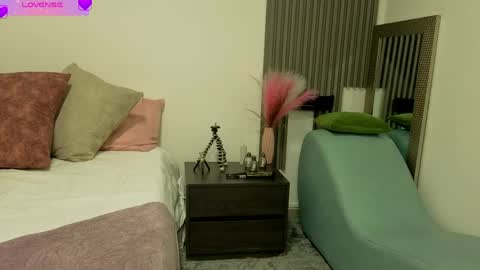 Fransheska online show from June 2026 11:27:02 AM