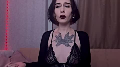 mistress Bastet and  mintcola online show from November 2025 08:08:02 PM