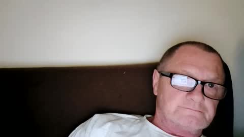 Snapshot of frauenfeind1 chatting on May 2026 06:42:02 AM Wolfi online show from May 2026 06:42:02 AM