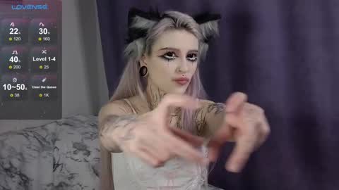 Snapshot of fraulein_mooon chatting on December 2024 02:52:01 AM Asya UwU online show from December 2024 02:52:01 AM