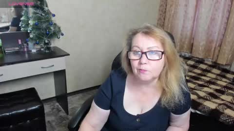 FrauMartha online show from December 2024 11:06:02 AM