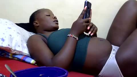 Snapshot of freaky_dolly chatting on January 2025 09:56:02 AM freaky_dolly online show from January 2025 09:56:02 AM