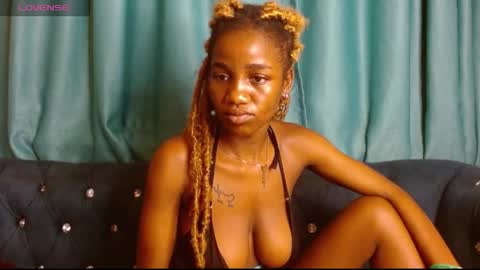 Snapshot of freaky_shamzzy chatting on October 2025 01:39:03 AM shamika online show from October 2025 01:39:03 AM