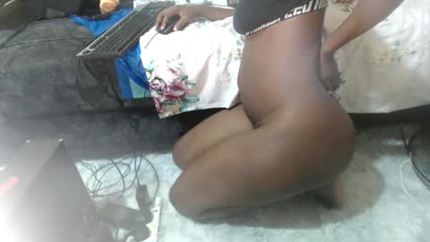 freakycoco1 online show from April 2026 10:23:02 PM