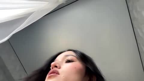 Mia online show from June 2026 05:28:01 AM