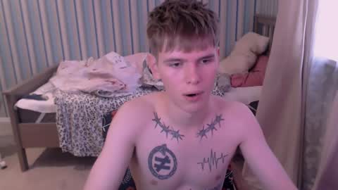 fredd_xanderrs online show from October 2025 02:28:01 PM