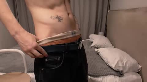 fredd_xanderrs online show from October 2025 06:19:01 PM