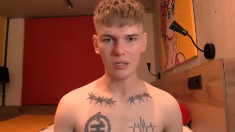 fredd_xanderrs online show from October 2025 04:13:01 PM