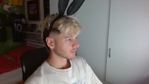 Frederick Perin online show from October 2025 02:07:01 PM