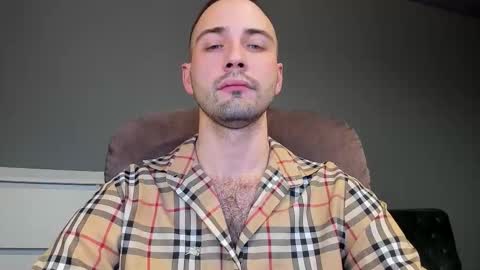 Andrew online show from November 2025 05:58:02 PM