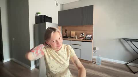 Fremine online show from November 2025 03:12:01 AM