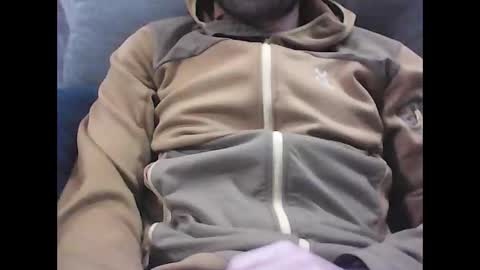 Snapshot of frencheeboy chatting on November 2025 05:37:01 PM frencheeboy online show from November 2025 05:37:01 PM