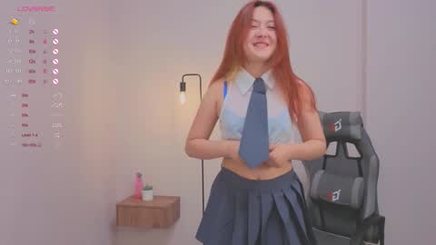 frencheseyes online show from October 2025 02:07:02 PM