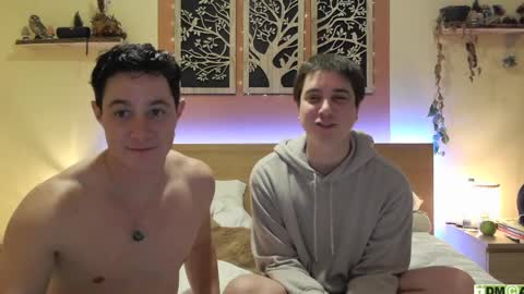 Snapshot of frenchhornybibs chatting on January 2025 09:26:01 PM French Horny Bibs online show from January 2025 09:26:01 PM