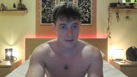 Snapshot of frenchhornybibs chatting on February 2025 09:00:01 PM French Horny Bibs online show from February 2025 09:00:01 PM