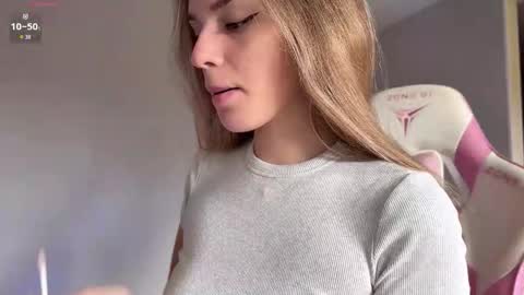 Snapshot of frenzyfoxs chatting on September 2025 09:13:02 AM Jason and Sonya online show from September 2025 09:13:02 AM