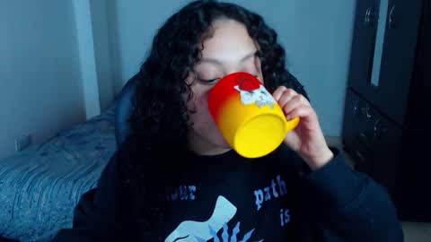 Louise  online show from October 2025 03:04:01 AM