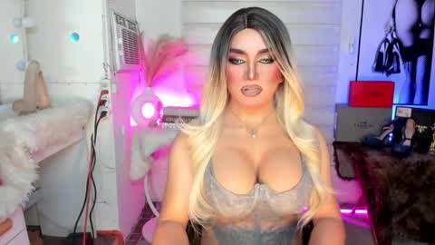 Snapshot of freya_lovestocum chatting on September 2025 02:22:01 AM Miss Frea  online show from September 2025 02:22:01 AM