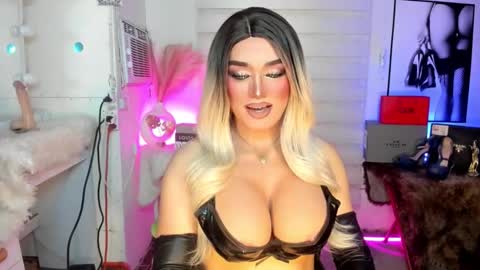 Snapshot of freya_lovestocum chatting on September 2025 02:33:01 AM Miss Frea  online show from September 2025 02:33:01 AM