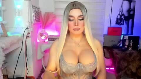 Snapshot of freya_lovestocum chatting on September 2025 02:22:02 AM Miss Frea  online show from September 2025 02:22:02 AM