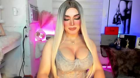 Snapshot of freya_lovestocum chatting on September 2025 01:53:01 AM Miss Frea  online show from September 2025 01:53:01 AM