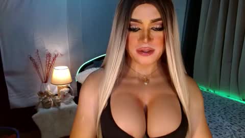 Snapshot of freya_lovestocum chatting on October 2025 11:29:02 PM Miss Frea  online show from October 2025 11:29:02 PM