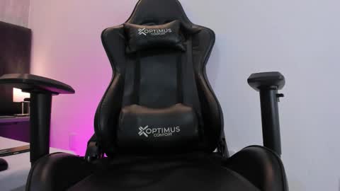 FREYA online show from November 2025 09:35:02 PM