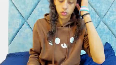 FreyaMoller  online show from January 2026 02:32:01 PM