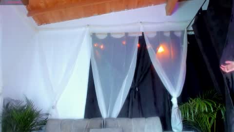 aura online show from October 2025 02:55:02 AM