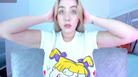 Snapshot of freydis18 chatting on May 2026 06:00:02 AM aura online show from May 2026 06:00:02 AM