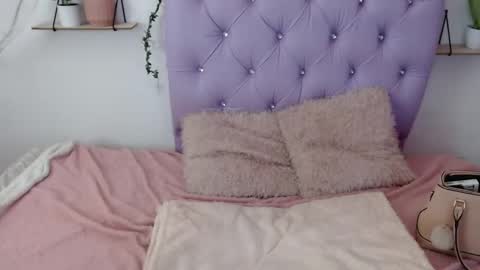 Freyja online show from September 2025 09:29:02 PM