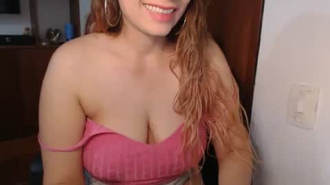 Snapshot of freyjashine_x chatting on September 2025 12:25:01 AM FREYJA LOREN online show from September 2025 12:25:01 AM