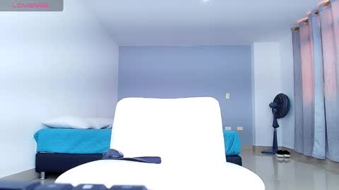 freyva_ online show from January 2025 10:04:01 PM