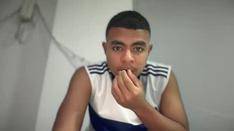 freyva_ online show from January 2025 06:03:02 AM