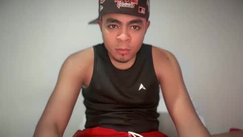 freyva_ online show from February 2025 12:29:01 PM