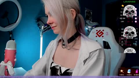 Frida A boost to fortune for the one who gives a thumbs up and a bonus lucky for those who support me by joining the fanclub online show from January 2025 02:21:02 AM