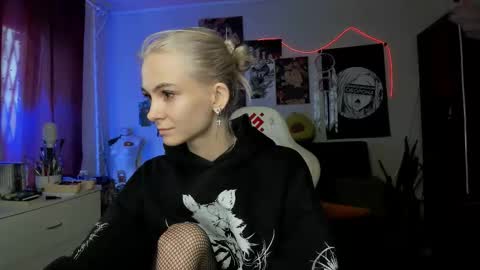 Frida A boost to fortune for the one who gives a thumbs up and a bonus lucky for those who support me by joining the fanclub online show from September 2025 11:57:01 AM