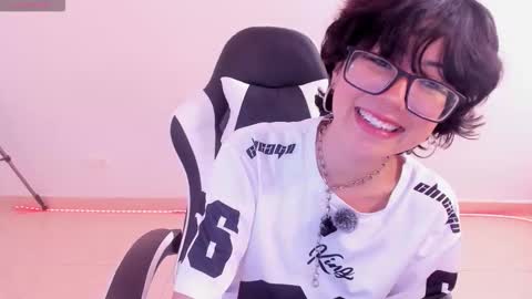 frida_lassi_ online show from February 2026 04:37:02 PM