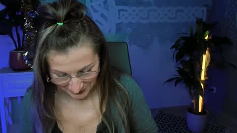 Snapshot of fridatander chatting on January 2025 12:04:02 PM Frida Tander online show from January 2025 12:04:02 PM