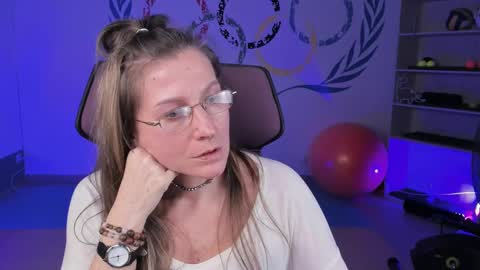 Snapshot of fridatander chatting on February 2025 06:35:01 PM Frida Tander online show from February 2025 06:35:01 PM